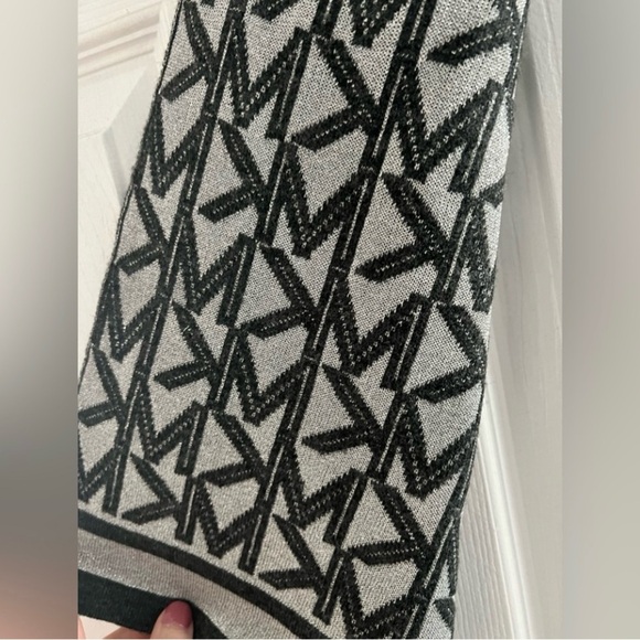 Michael Michael Kors Metallic Black and White Scarf 60x9 - Picture 11 of 14